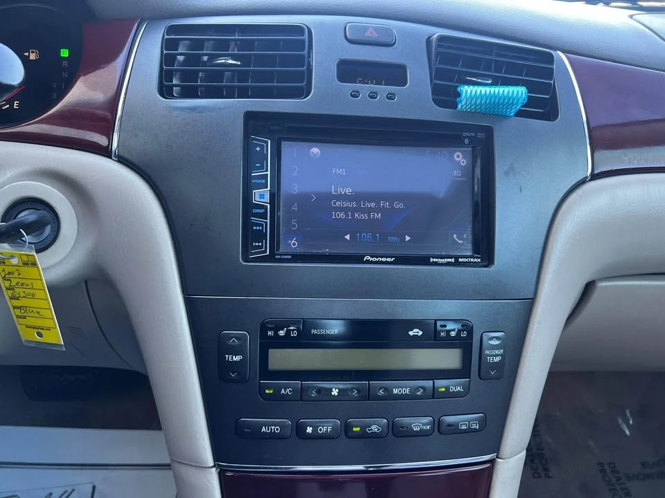 2002 Lexus ES 4th Gen - Image 15 of 19