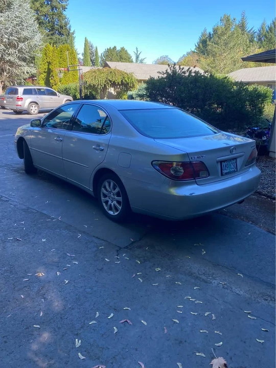 2002 Lexus ES 3rd Gen - Image 2 of 9