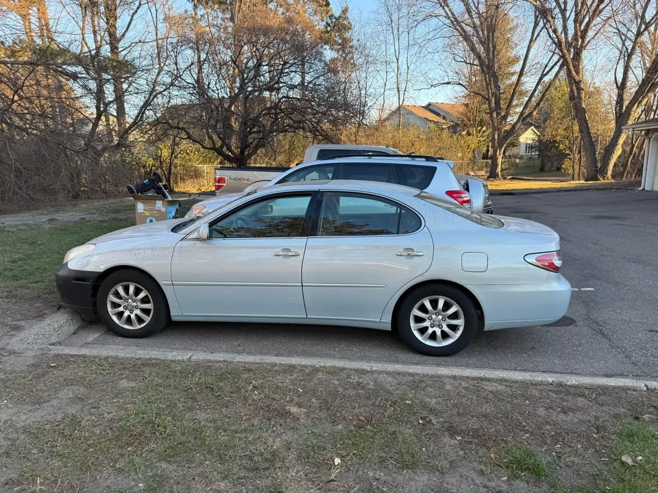 2002 Lexus ES 3rd Gen - Image 4 of 4