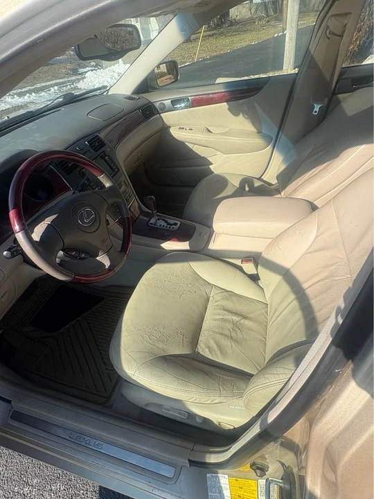 2002 Lexus ES 3rd Gen - Image 9 of 10