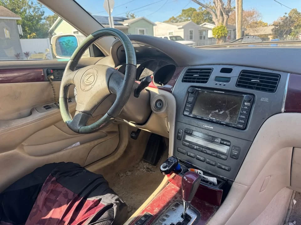 2002 Lexus ES 3rd Gen - Image 9 of 9