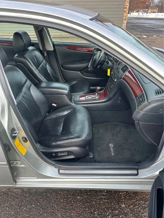 2002 Lexus ES 3rd Gen - Image 10 of 14