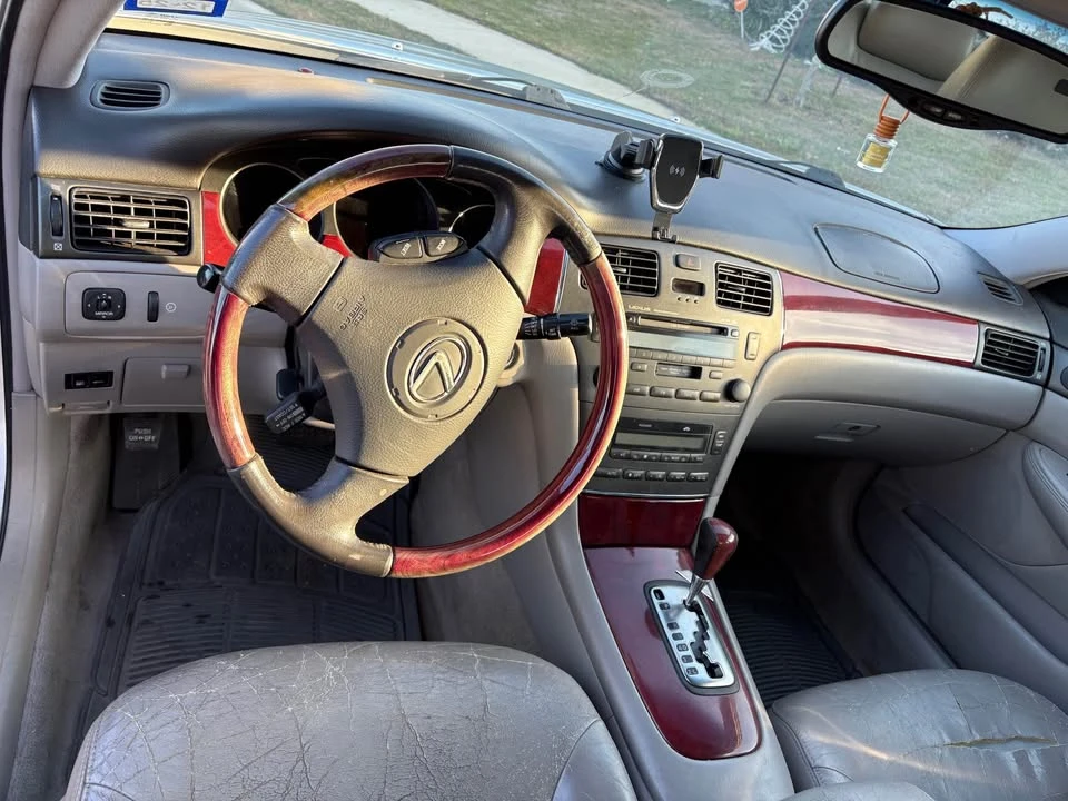 2002 Lexus ES 3rd Gen - Image 4 of 6