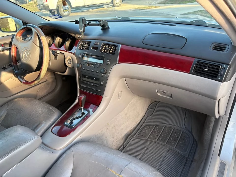 2002 Lexus ES 3rd Gen - Image 2 of 6