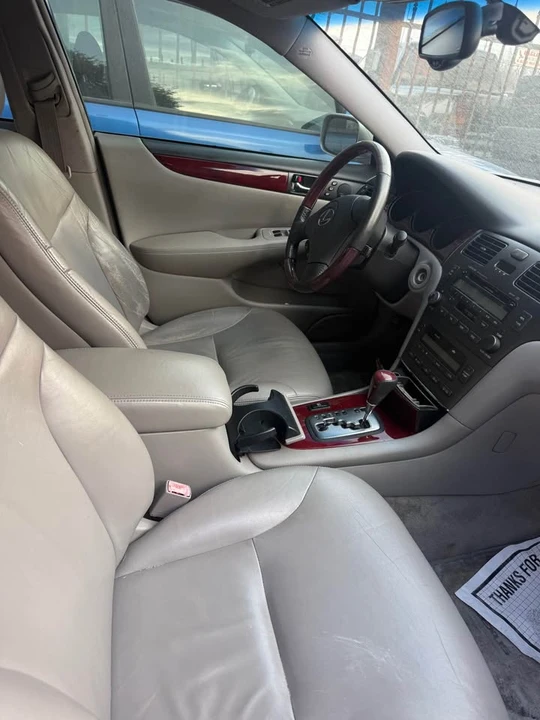 2002 Lexus ES 3rd Gen - Image 4 of 4