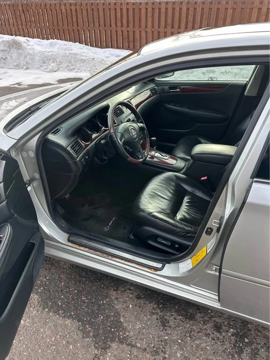 2002 Lexus ES 3rd Gen - Image 13 of 14