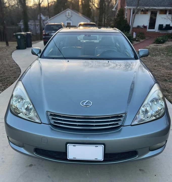 2002 Lexus ES 3rd Gen - Image 2 of 14