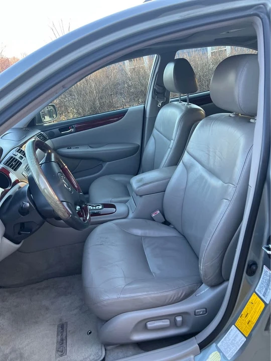 2002 Lexus ES 3rd Gen - Image 11 of 14