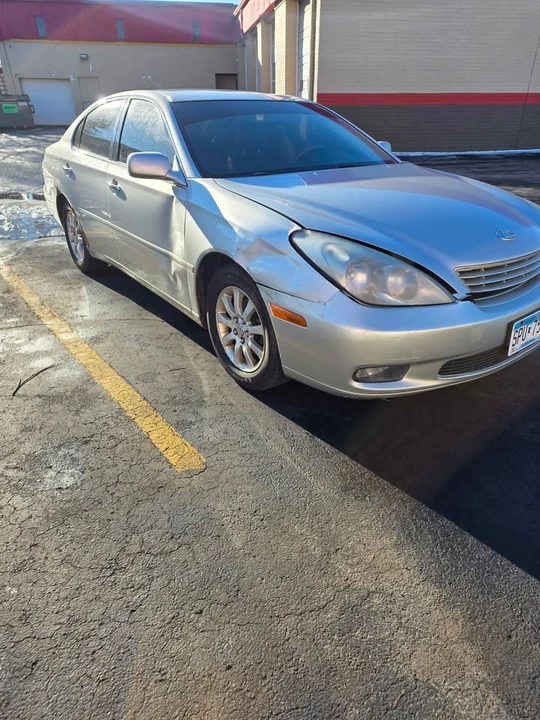 2002 Lexus ES 3rd Gen - Image 2 of 9