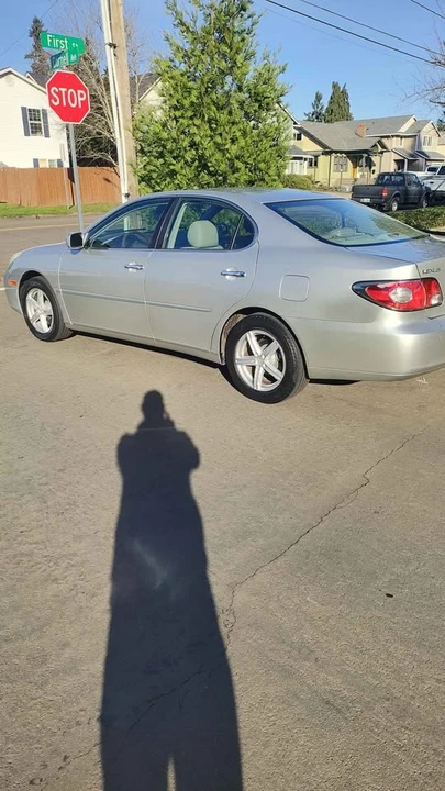 2002 Lexus ES 3rd Gen - Image 2 of 18