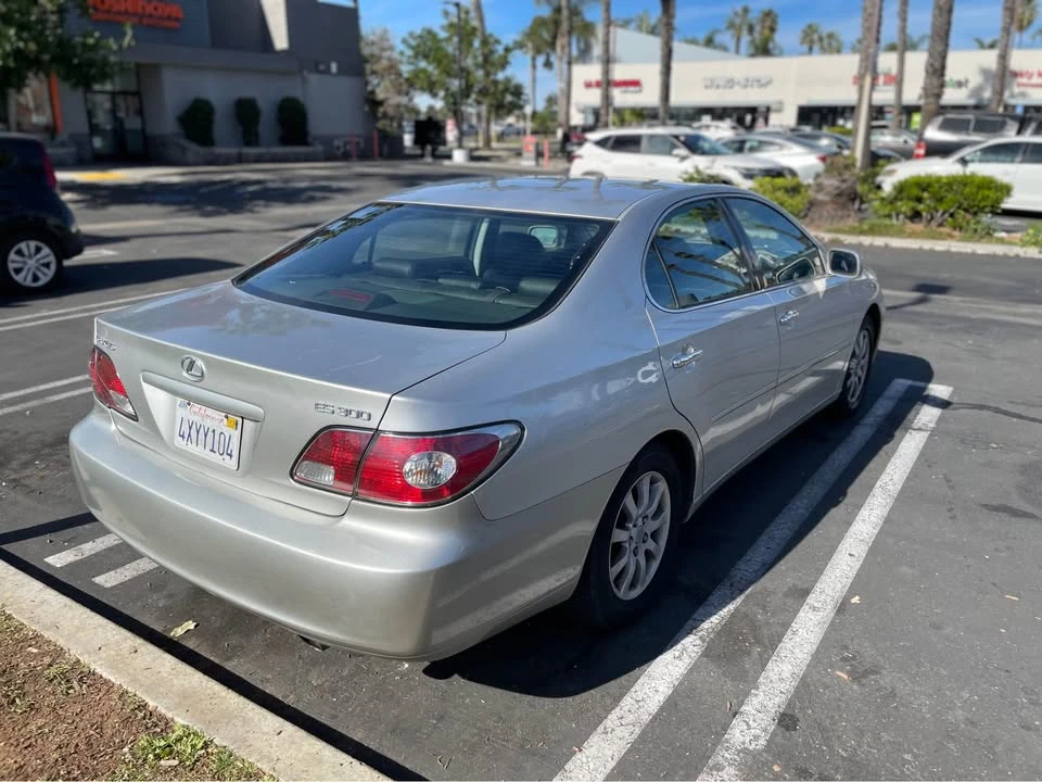 2002 Lexus ES 4th Gen - Image 4 of 10