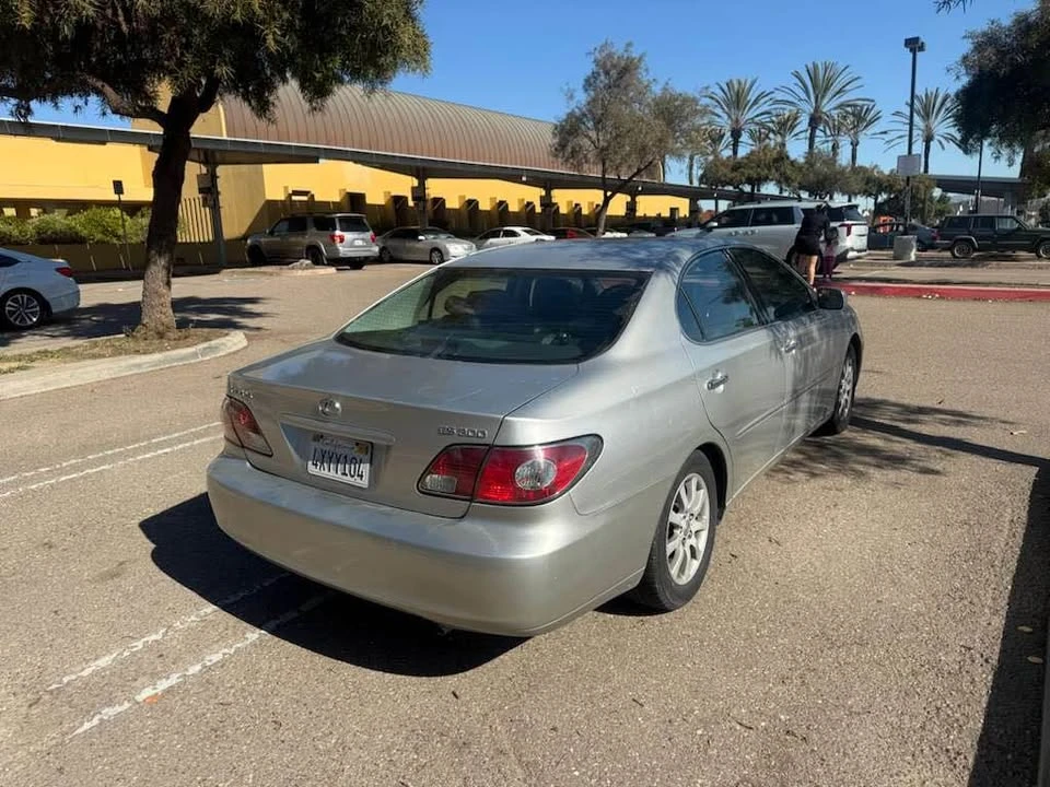 2002 Lexus ES 3rd Gen - Image 10 of 13