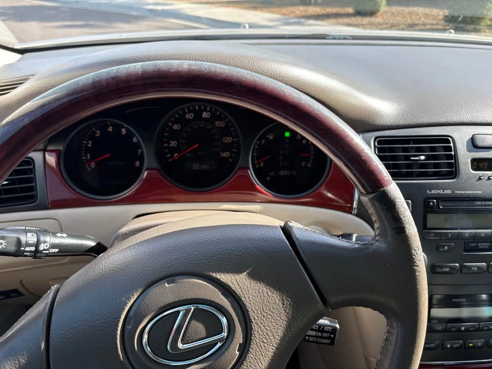 2002 Lexus ES 3rd Gen - Image 6 of 8