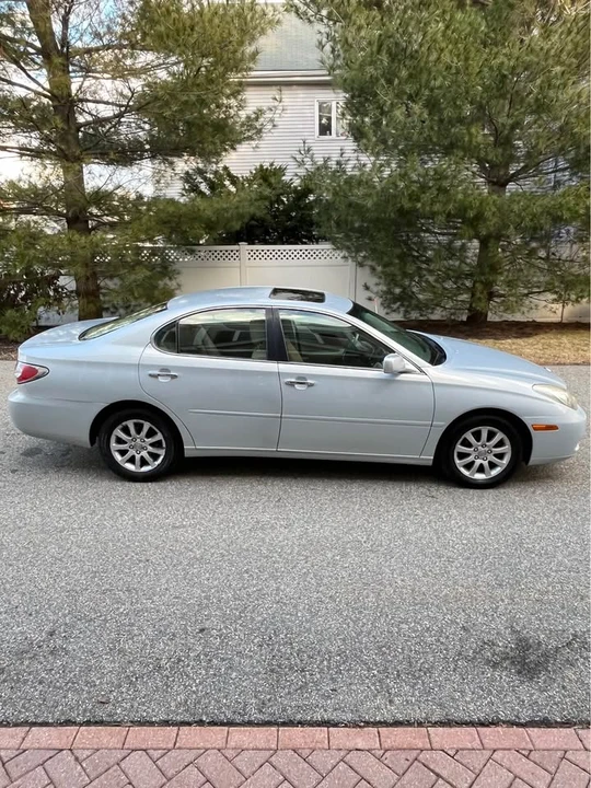 2002 Lexus ES 4th Gen - Image 3 of 15