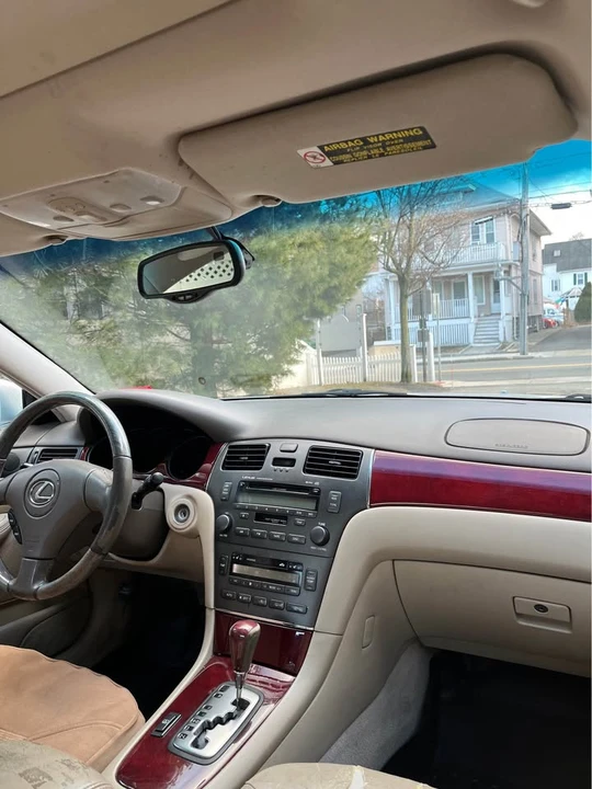 2002 Lexus ES 4th Gen - Image 11 of 15