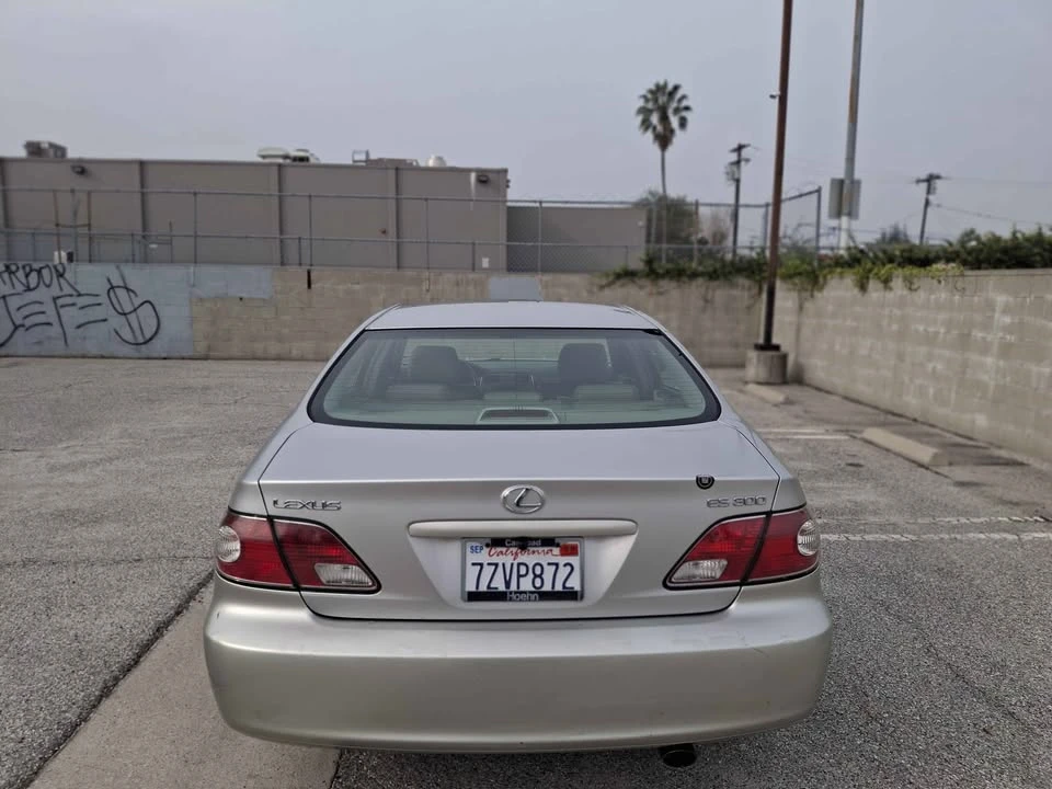 2002 Lexus ES 3rd Gen - Image 2 of 9