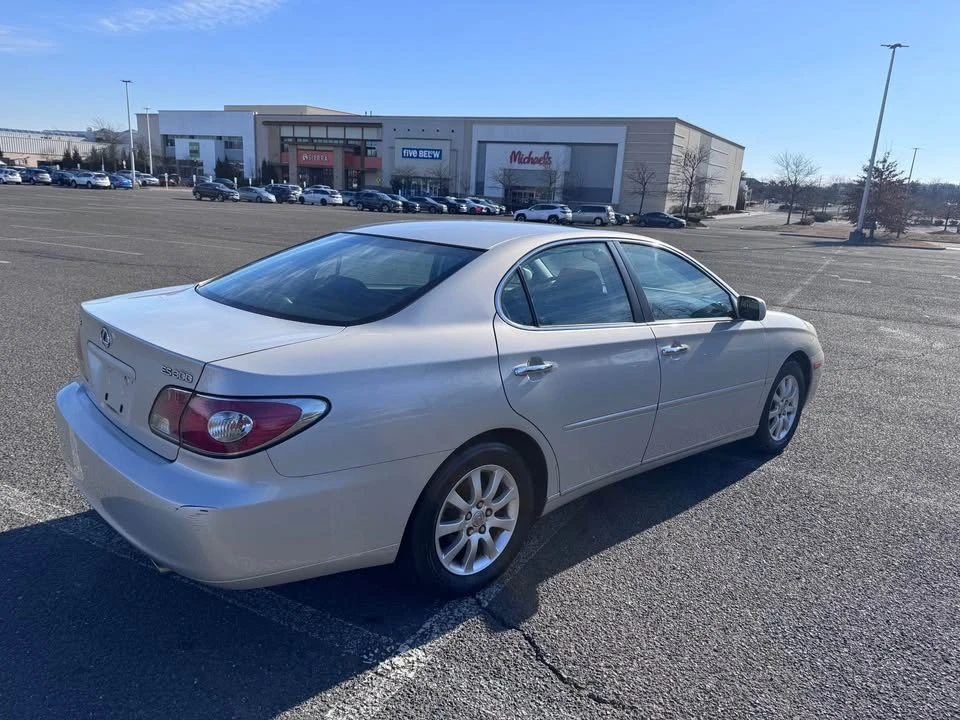 2002 Lexus ES 3rd Gen - Image 3 of 11