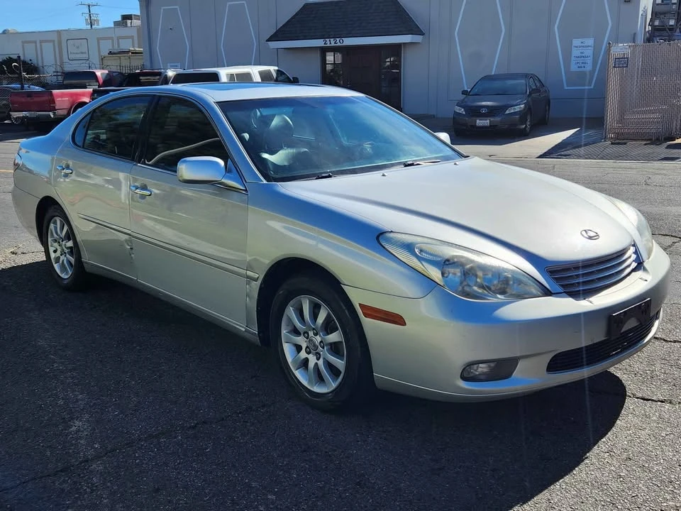 2002 Lexus ES 3rd Gen - Image 5 of 18