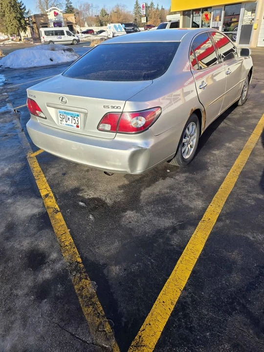 2002 Lexus ES 3rd Gen - Image 2 of 9