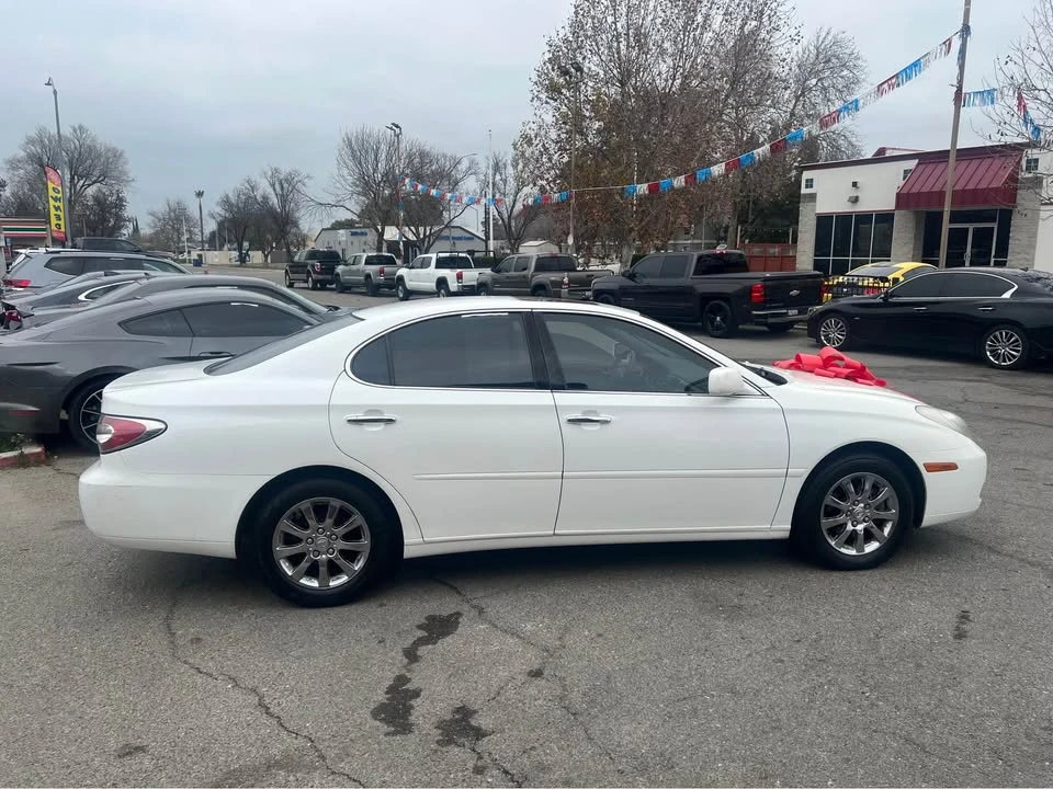 2002 Lexus ES 4th Gen - Image 2 of 16