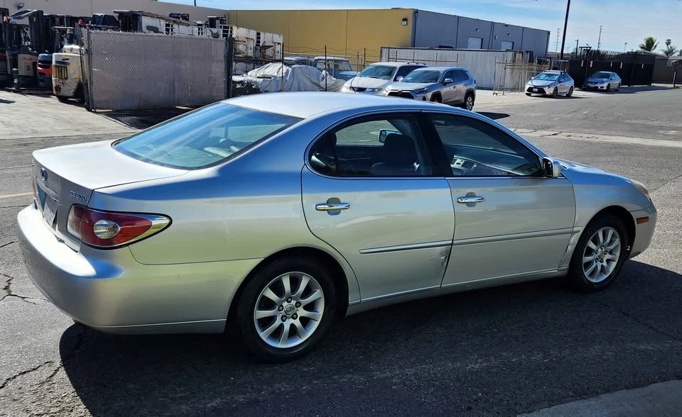 2002 Lexus ES 3rd Gen - Image 4 of 18