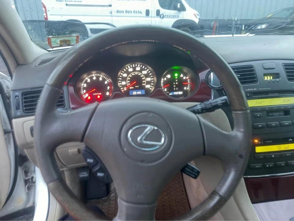 2002 Lexus ES 3rd Gen - Image 10 of 14