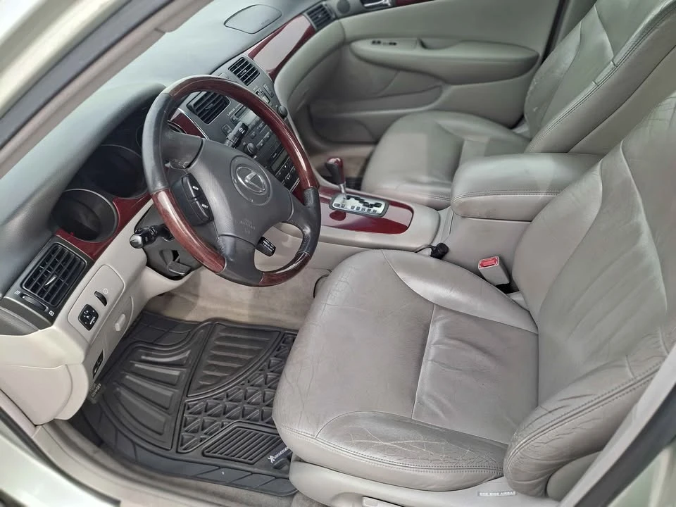 2002 Lexus ES 3rd Gen - Image 7 of 9