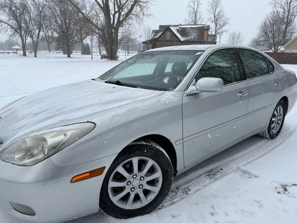 2002 Lexus ES 4th Gen - Image 2 of 14