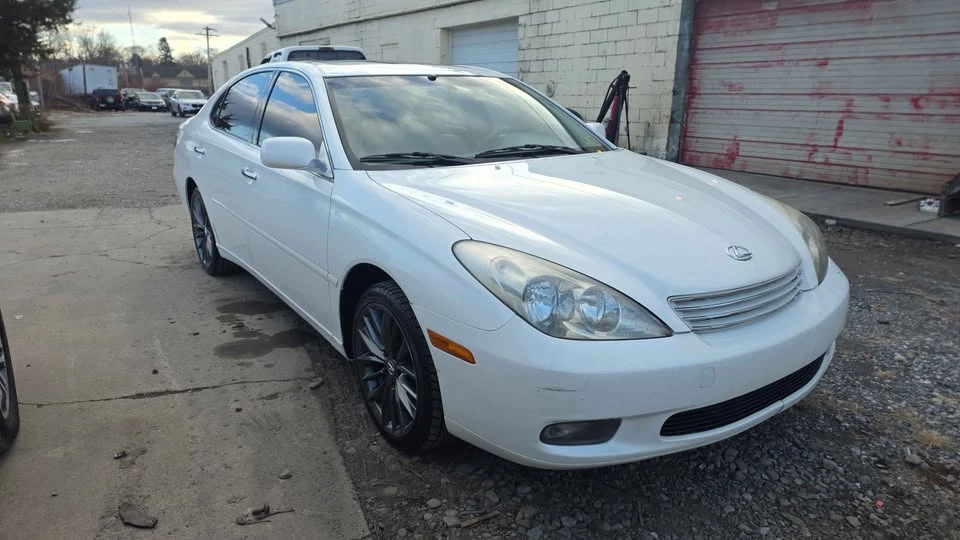2002 Lexus ES 4th Gen - Image 2 of 12