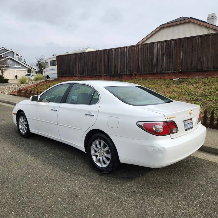 2002 Lexus ES 3rd Gen - Image 3 of 16