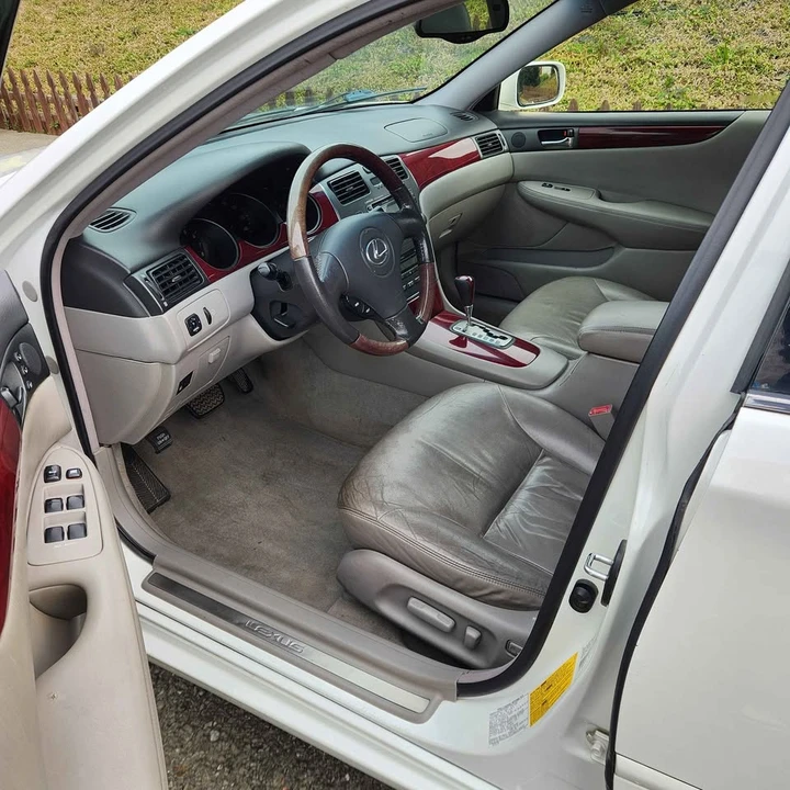 2002 Lexus ES 3rd Gen - Image 8 of 16