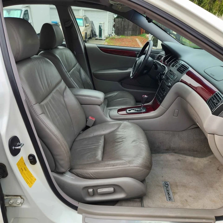 2002 Lexus ES 3rd Gen - Image 12 of 16