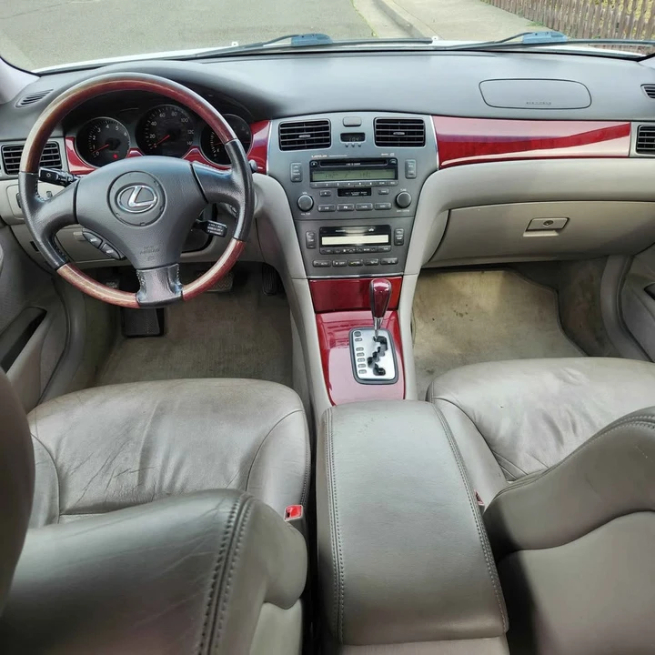 2002 Lexus ES 3rd Gen - Image 10 of 16