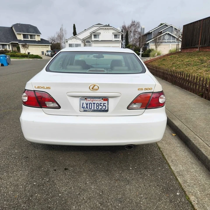 2002 Lexus ES 3rd Gen - Image 4 of 16