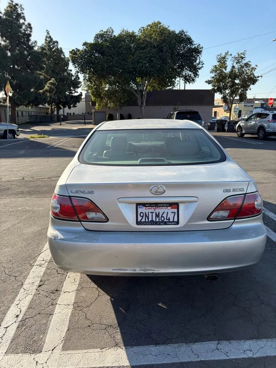 2002 Lexus ES 3rd Gen - Image 4 of 13