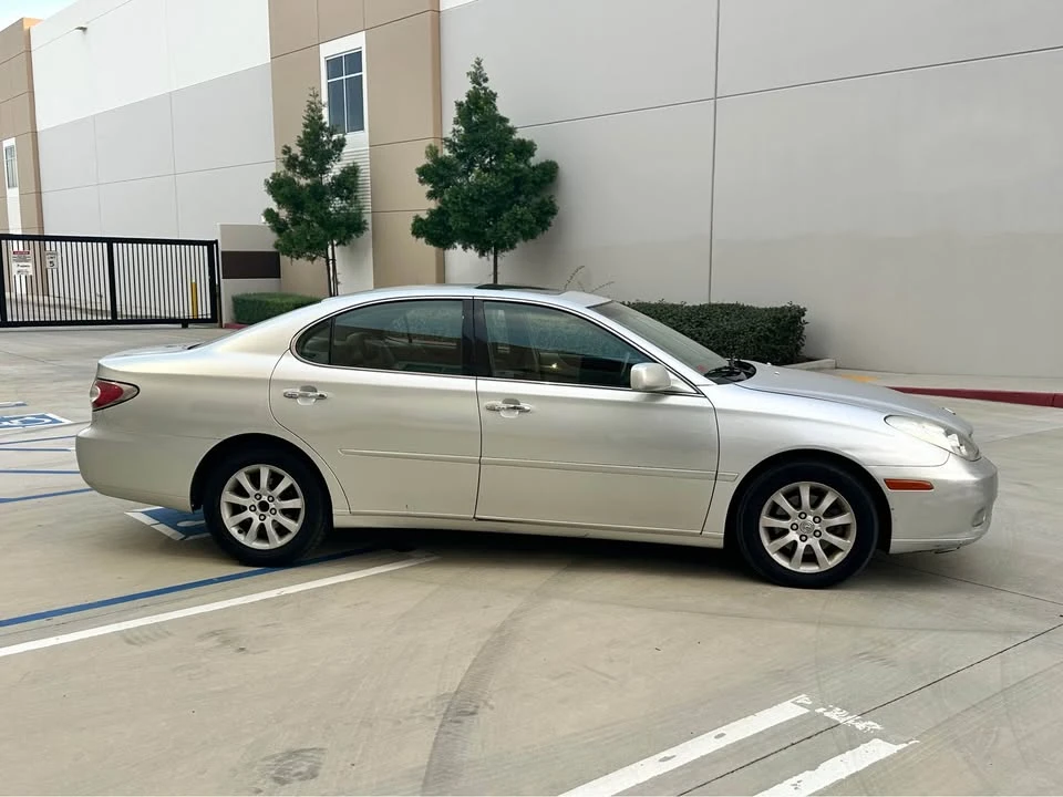 2002 Lexus ES 3rd Gen - Image 5 of 12