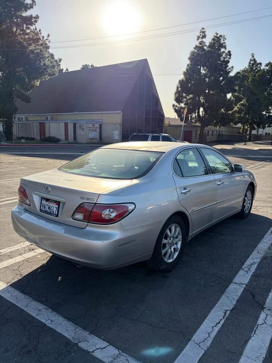 2002 Lexus ES 3rd Gen - Image 5 of 13