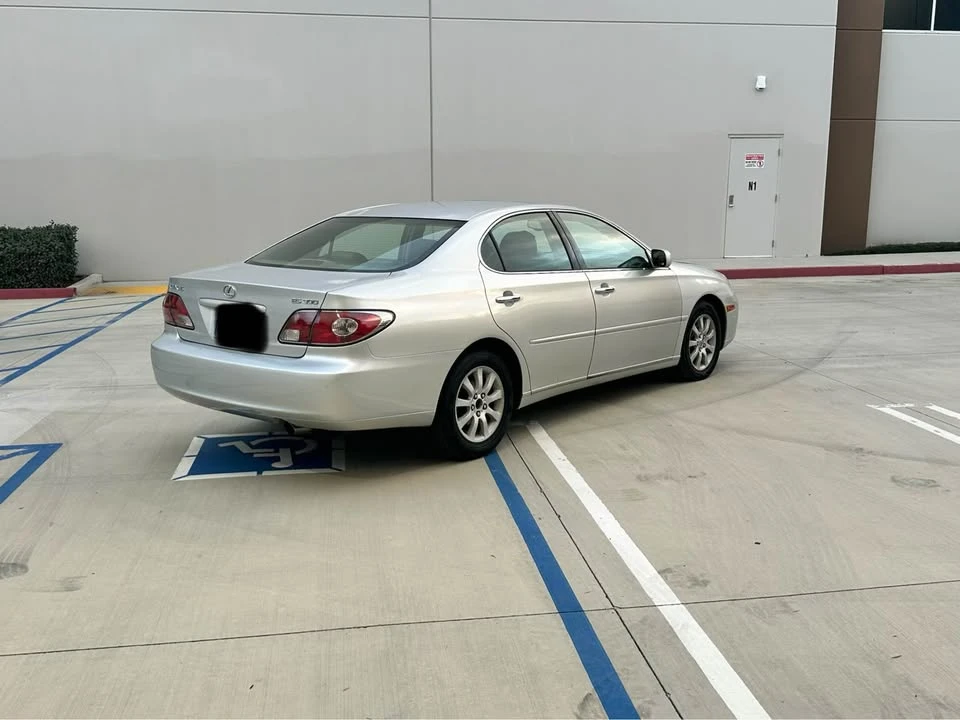 2002 Lexus ES 3rd Gen - Image 6 of 12