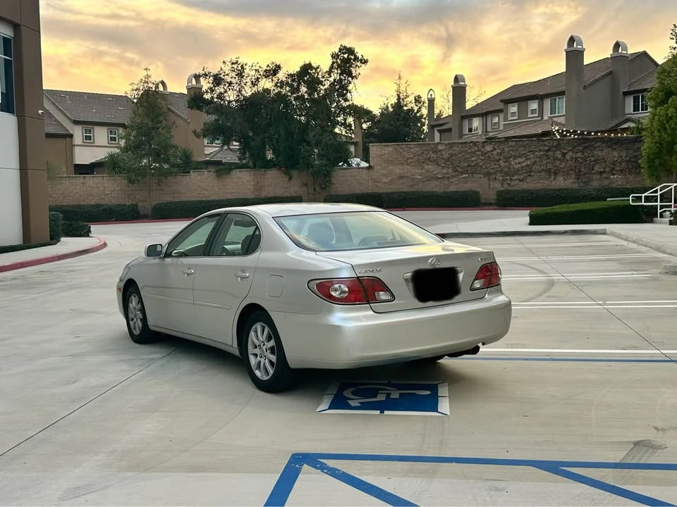 2002 Lexus ES 3rd Gen - Image 8 of 12