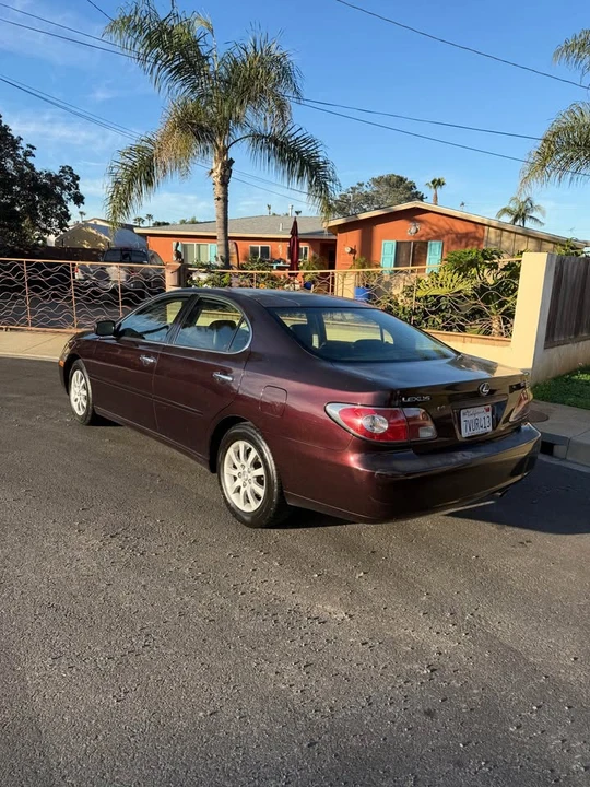 2002 Lexus ES 3rd Gen - Image 3 of 11