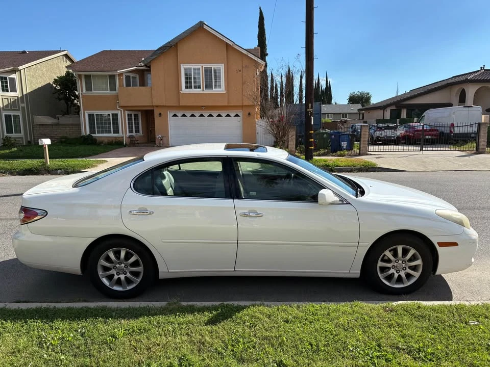 2002 Lexus ES 3rd Gen - Image 5 of 10