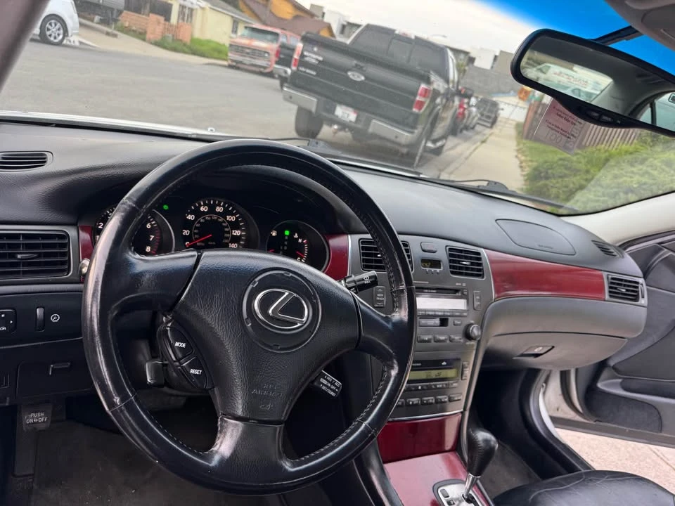 2002 Lexus ES 4th Gen - Image 5 of 10