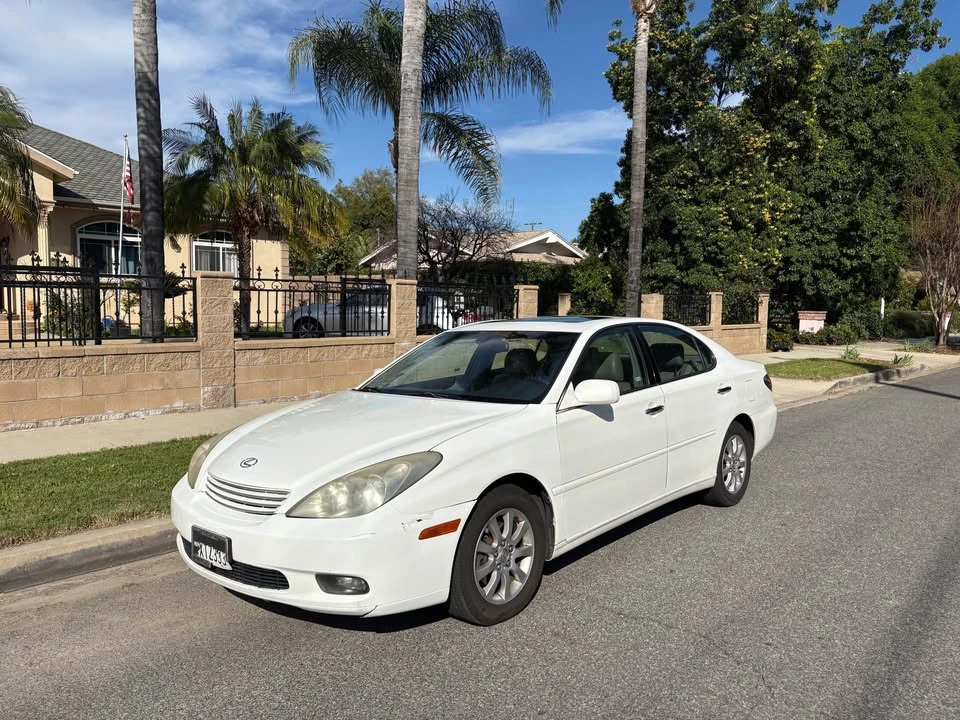2002 Lexus ES 3rd Gen - Image 3 of 10