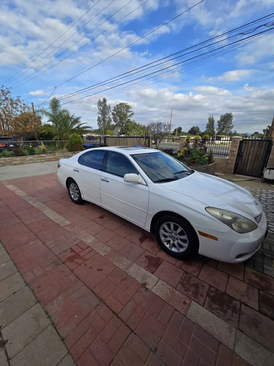 2002 Lexus ES 3rd Gen - Image 3 of 11
