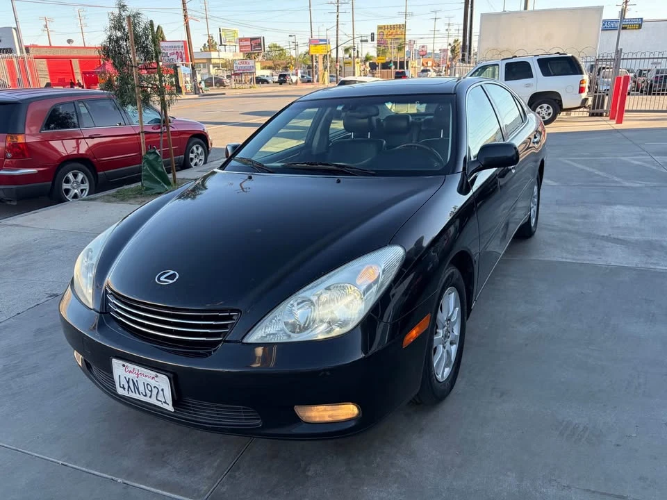 2002 Lexus ES 4th Gen - Image 2 of 17