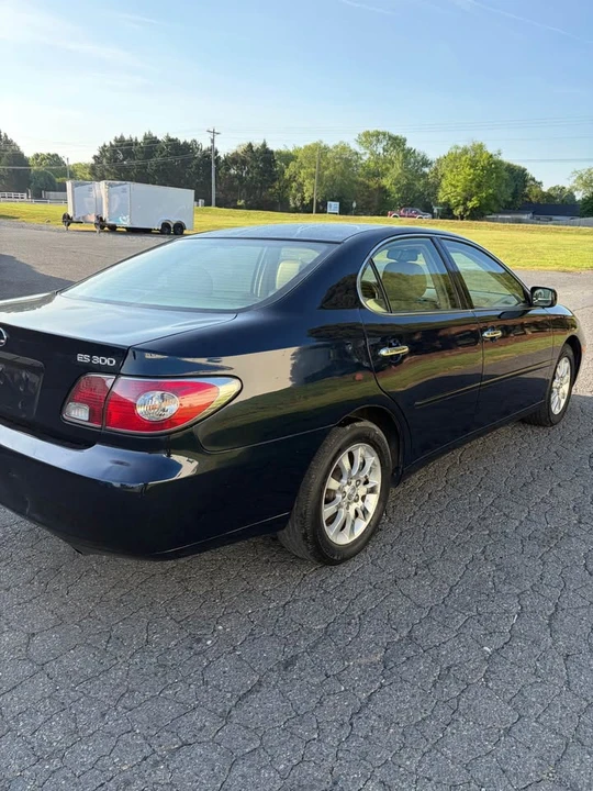 2002 Lexus ES 4th Gen - Image 4 of 15