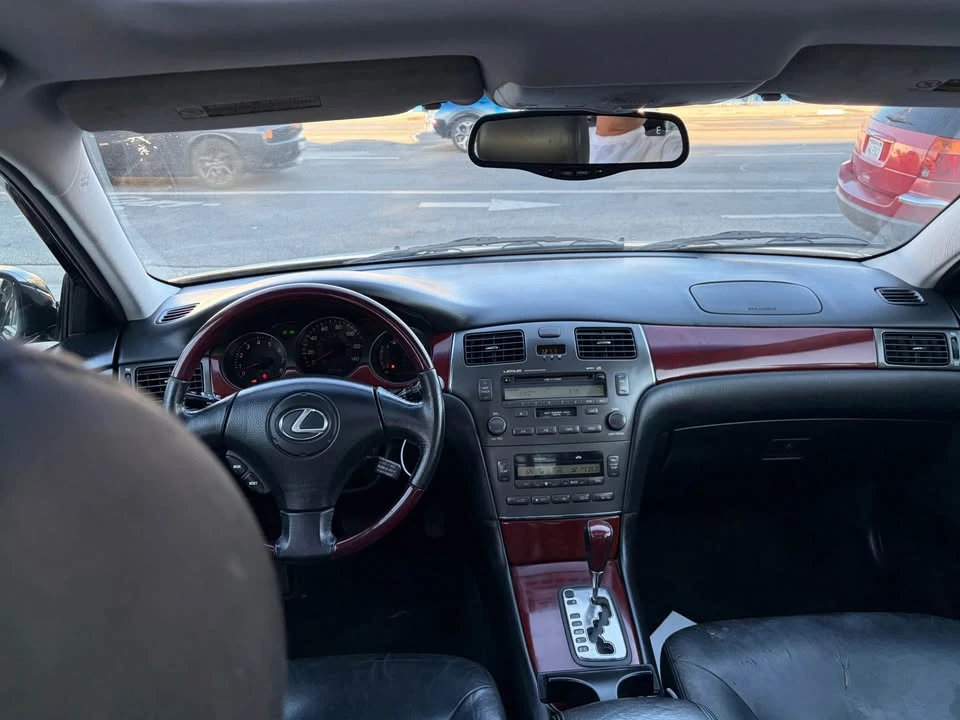 2002 Lexus ES 3rd Gen - Image 10 of 14