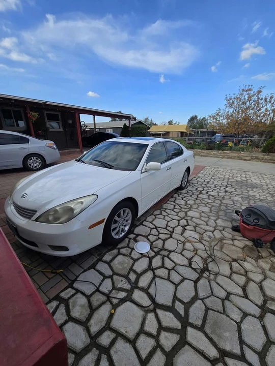 2002 Lexus ES 3rd Gen - Image 2 of 11
