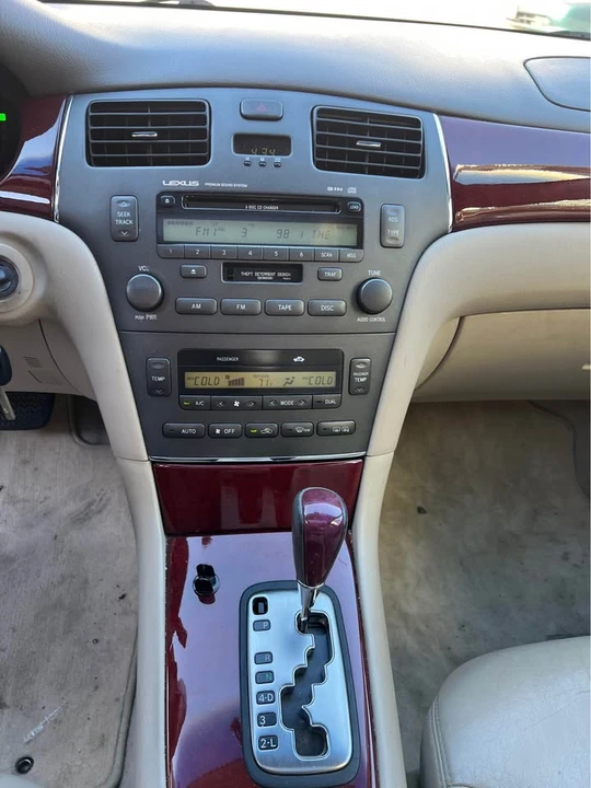 2002 Lexus ES 4th Gen - Image 17 of 18