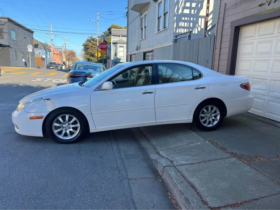 2002 Lexus ES 4th Gen - Image 10 of 18